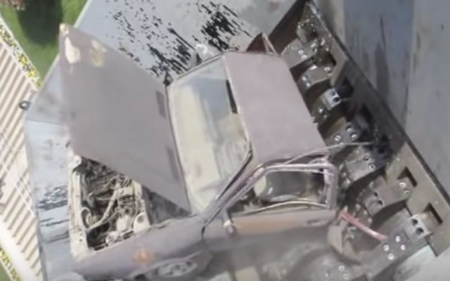 【スッキリ爽快】巨大シュレッダーに飲み込まれる車や冷蔵庫達の動画まとめ