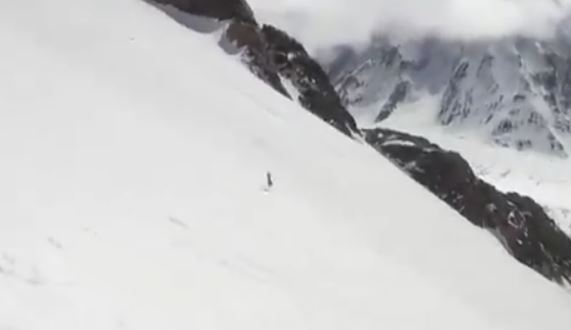 【閲覧注意】急斜面の雪山から滑り落ちるとどうなってしまうのか